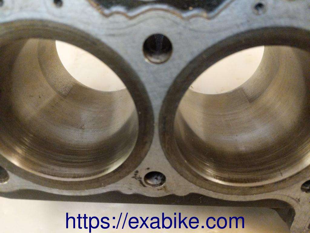 bloc cylindres Suzuki GSXR 1100 - photo 4