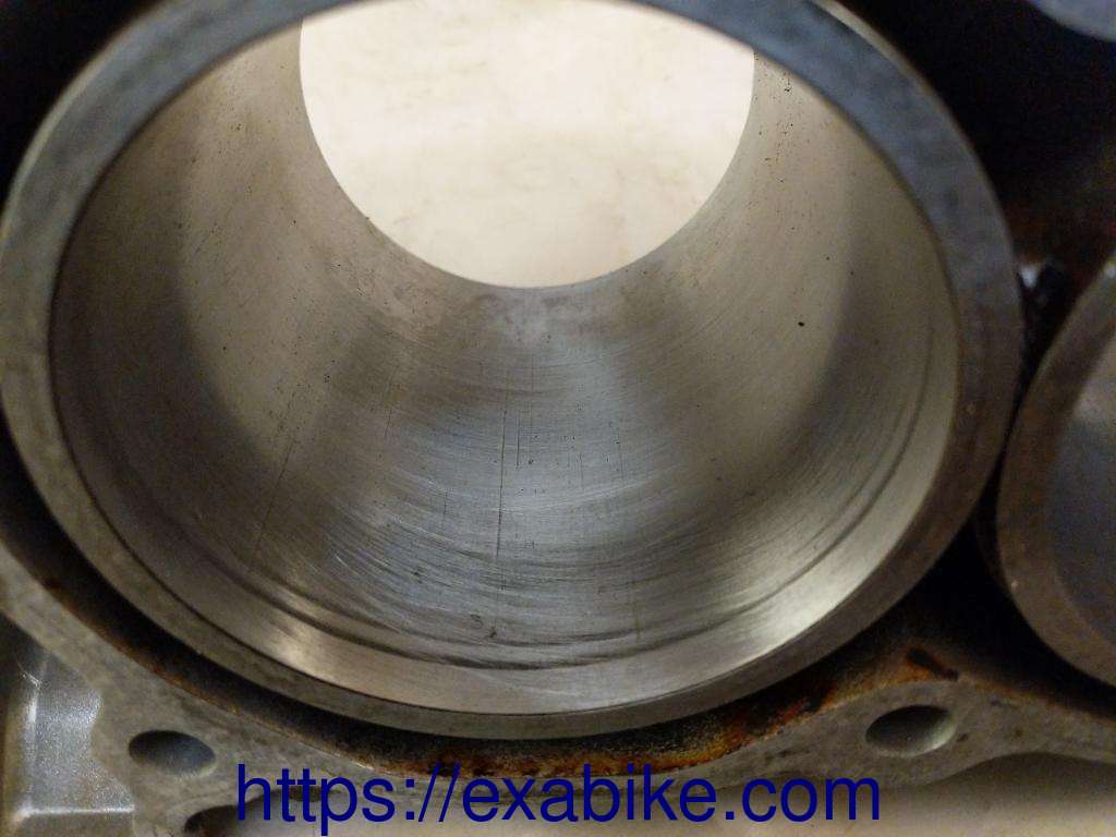 bloc cylindres Yamaha XTZ 750 - photo 3