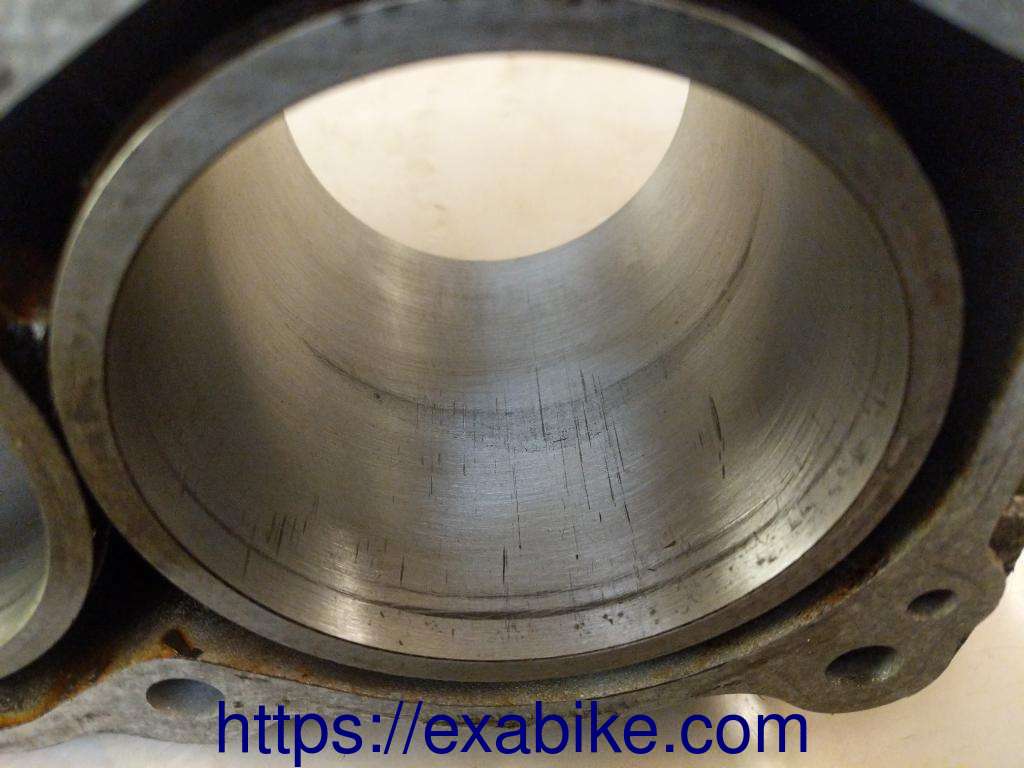 bloc cylindres Yamaha XTZ 750 - photo 4