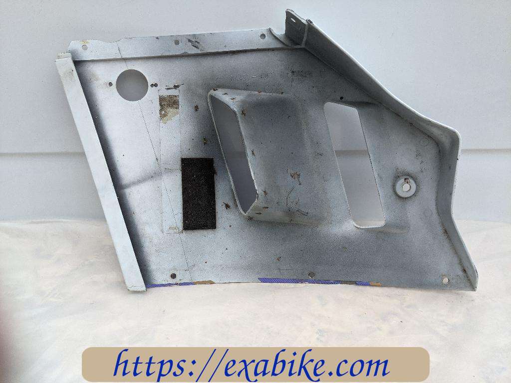 side fairing, middle right Suzuki GSXR 1100 - photo 2