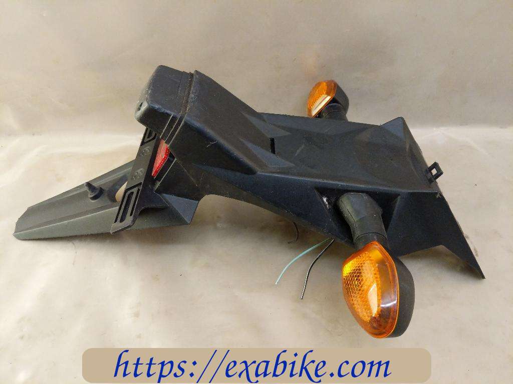 lower fender Suzuki GSR 750 - photo 1