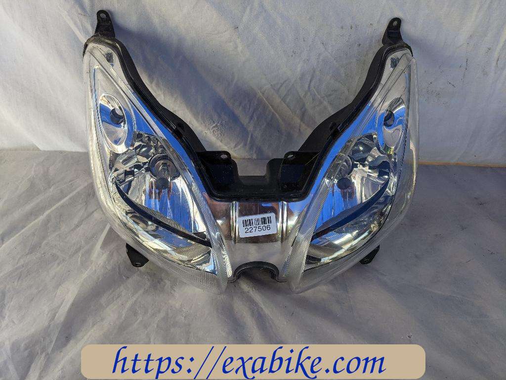 headlight Yamaha X-MAX 125 - photo 1
