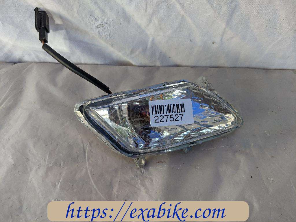 turn signal, front left Yamaha X-MAX 125 - photo 1