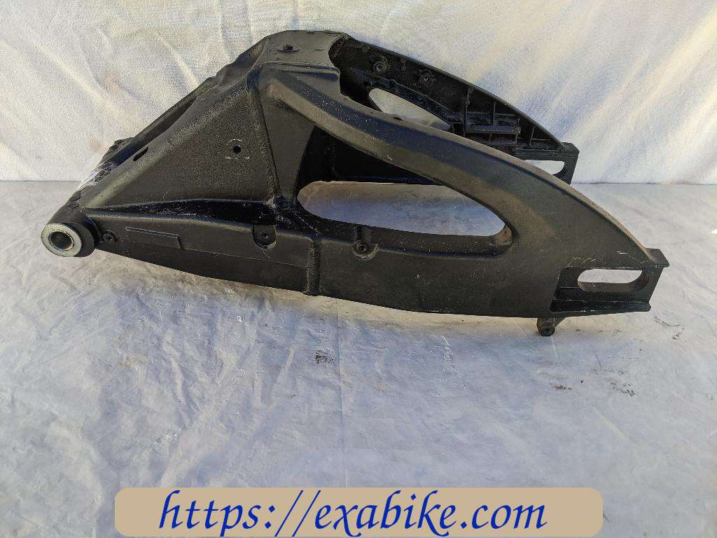 swingarm Suzuki GSXR 1000 - photo 1