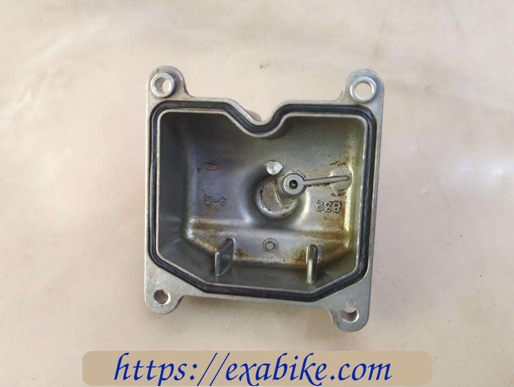 carburetor float chamber Suzuki 600 Bandit - photo 2