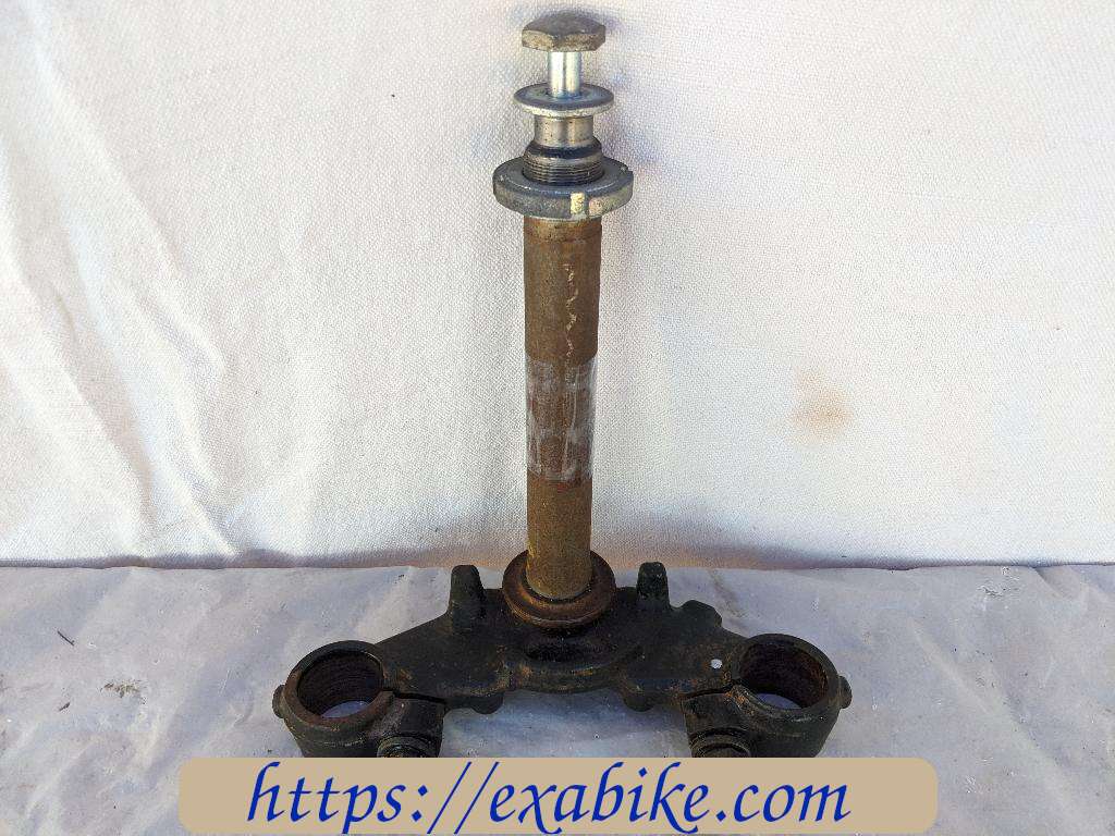 fork bracket, lower Suzuki TU 125 - photo 1