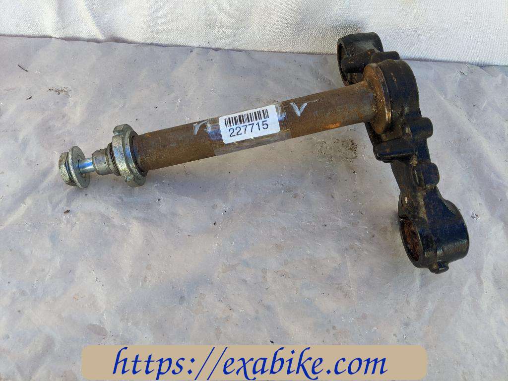fork bracket, lower Suzuki TU 125 - photo 2