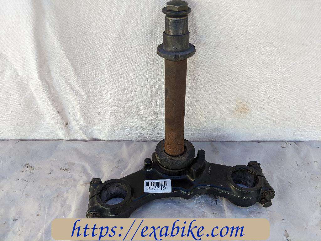 té de fourche inférieur Suzuki GSX1100E - photo 1