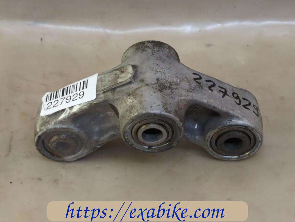 swingarm connecting Suzuki SV 1000 - photo 1