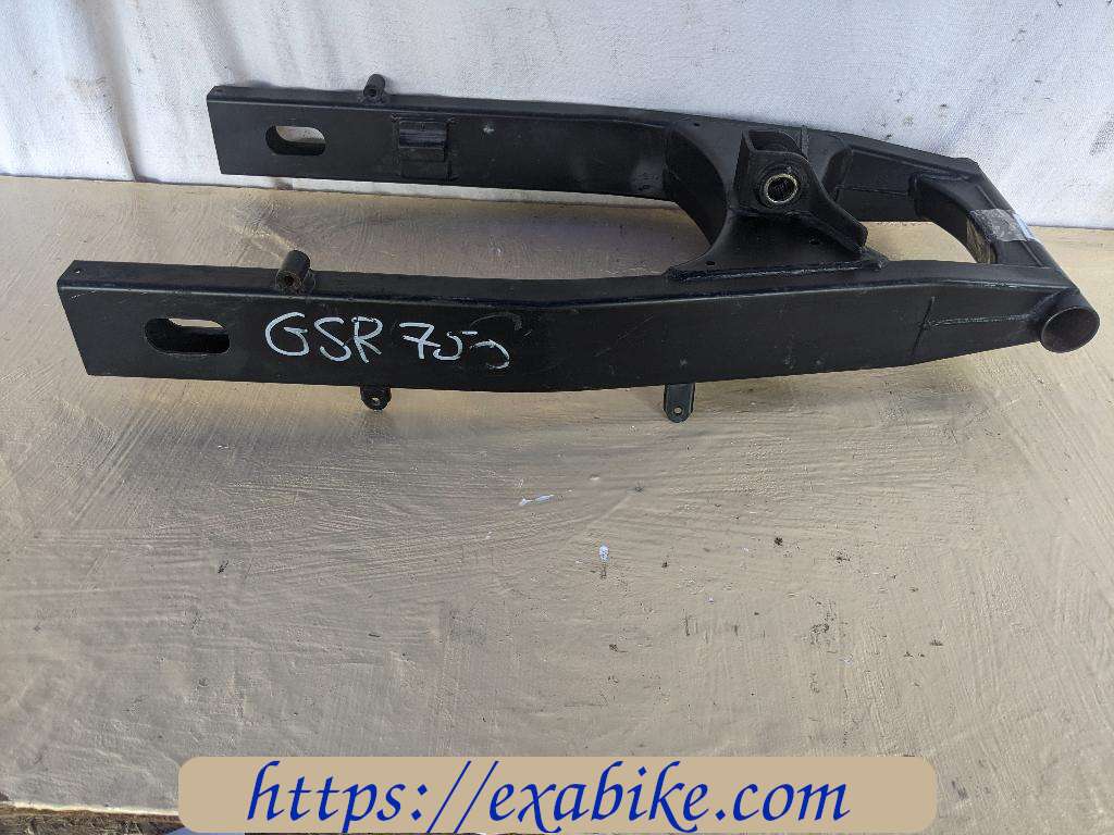 swingarm Suzuki GSR 750 - photo 1