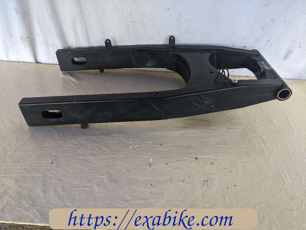 swingarm Suzuki GSR 750 - photo 2