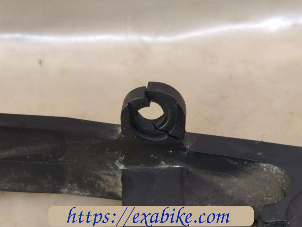 chain slider Suzuki GSX 1400 - photo 3