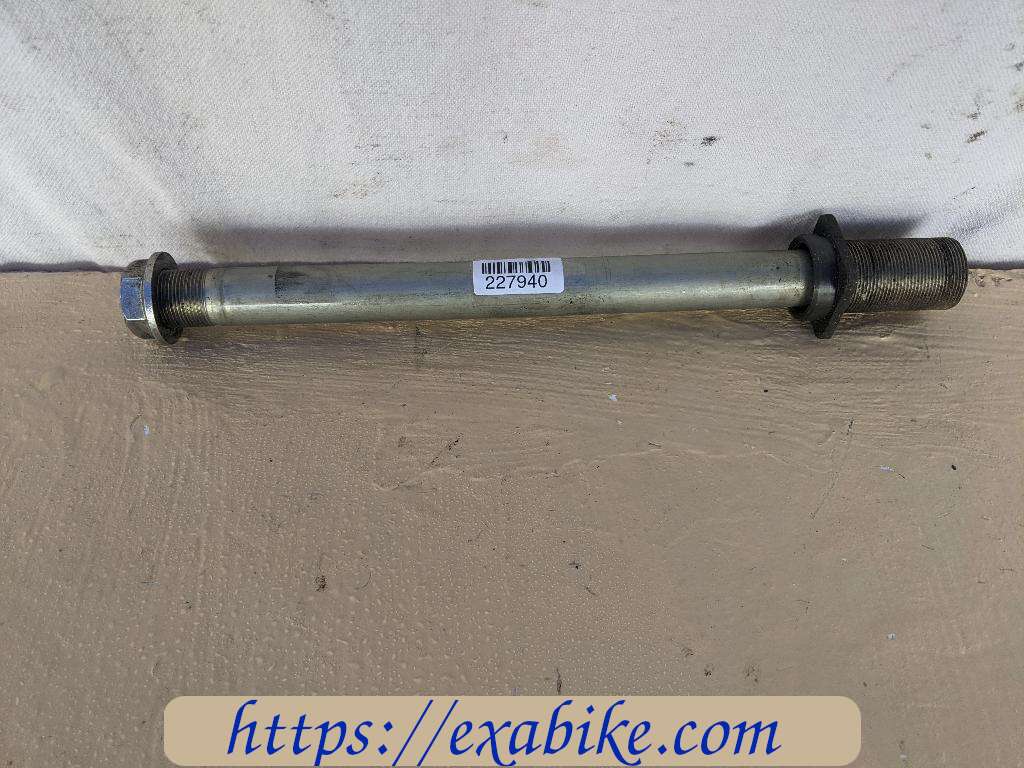 swingarm axle Kawasaki Z1000 - photo 1