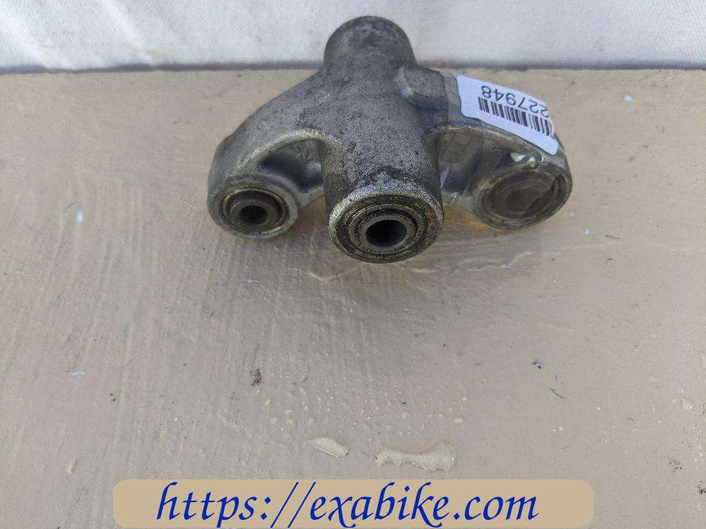 swingarm connecting Suzuki GSXR 600 - photo 2
