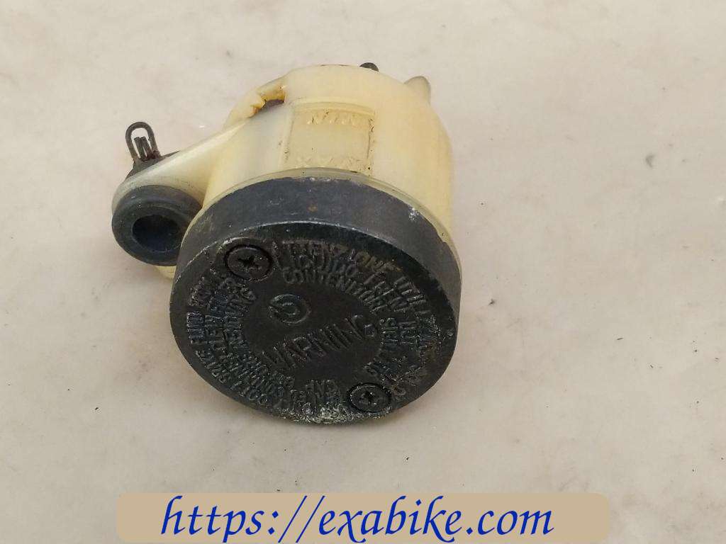 bocal de liquide de frein Honda CBR 900 - photo 2