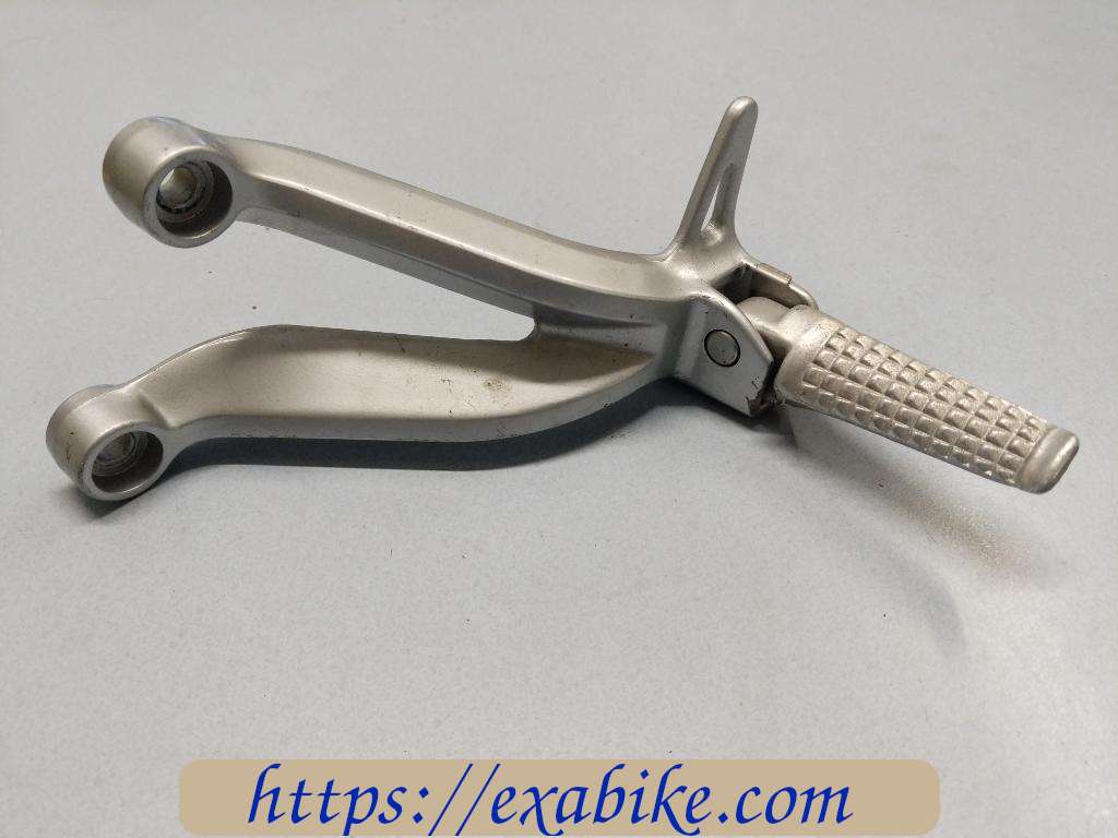 footrest plate, rear left Suzuki GSXR 1000 - photo 1