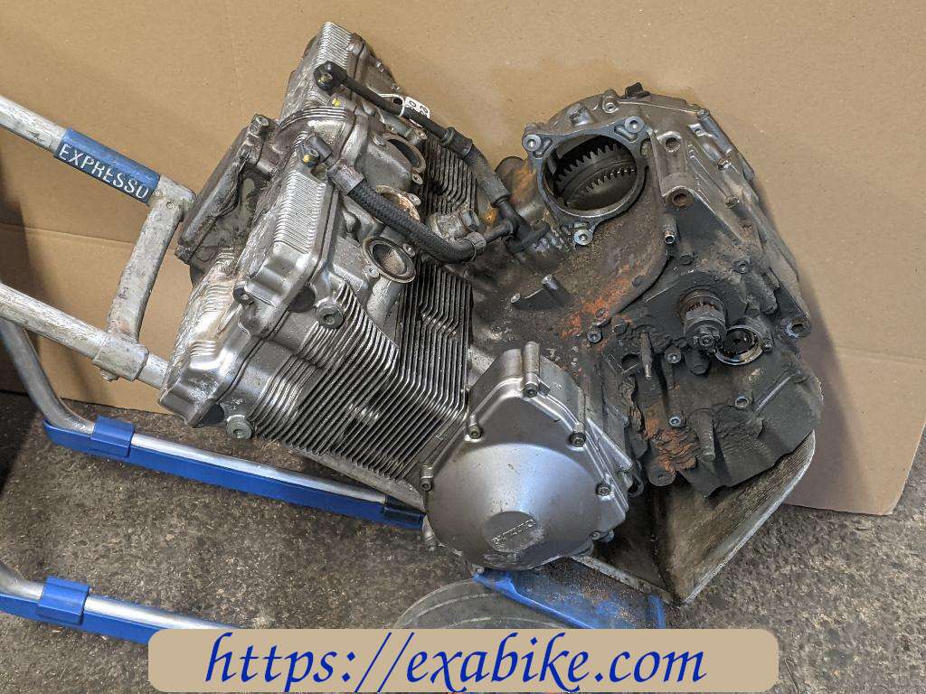 engine Suzuki GSXF 750 - photo 1