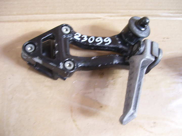 rear right older step Kawasaki ZZR 1100 - photo 1