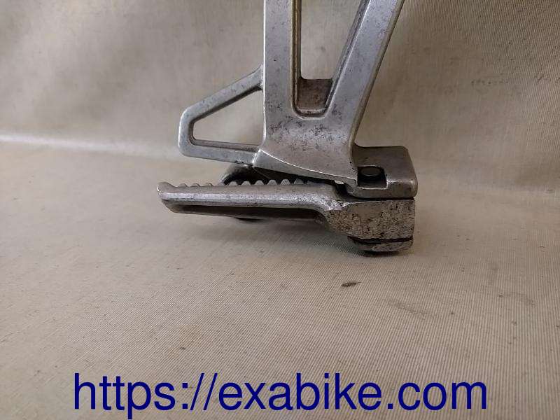 rear right older step Honda VFR 750 - photo 2