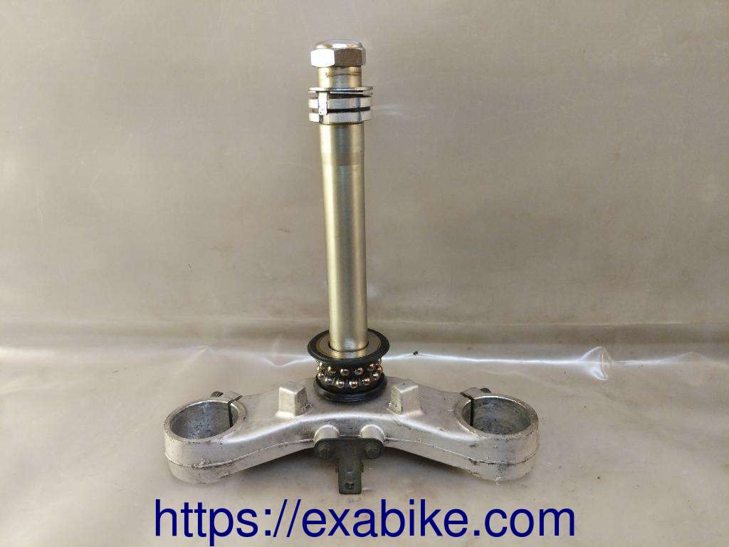 fork bracket, lower Yamaha FJR 1300 - photo 1