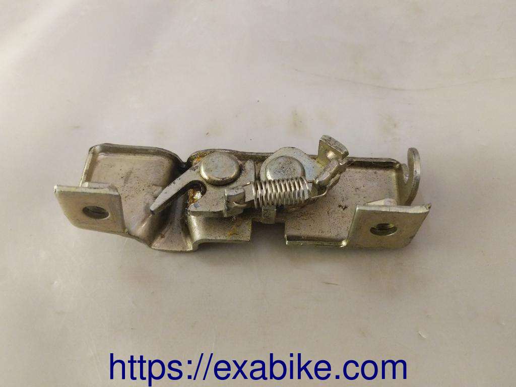 verrou de selle Daelim VJ 125 Roadwin - photo 1