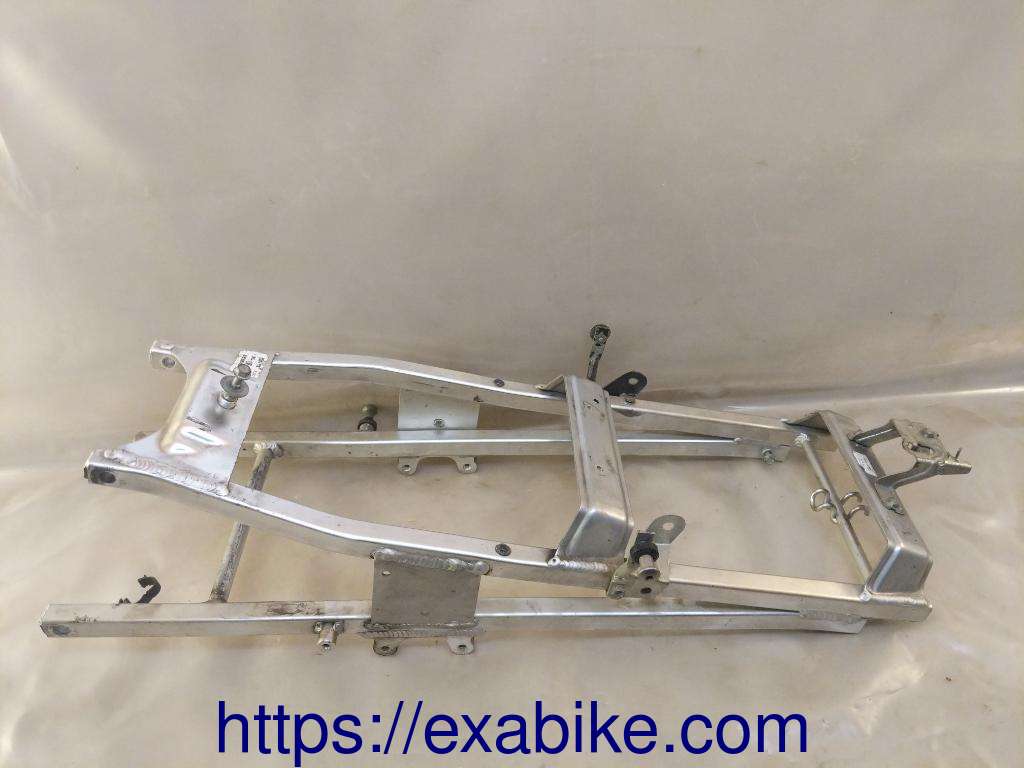 boucle arrière de cadre Honda CBR 900 - photo 1