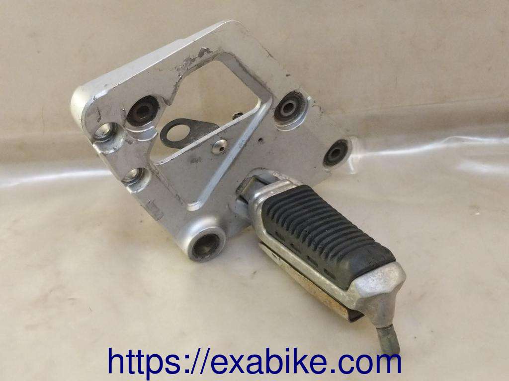 footrest plate,front right Suzuki GSXF 1100 - photo 1