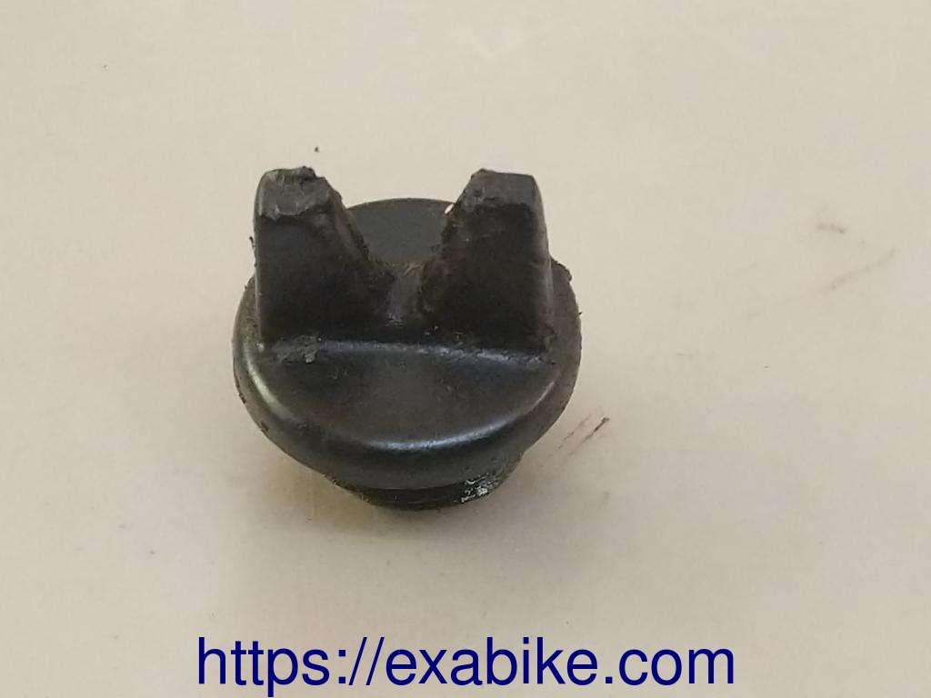 oil cap Yamaha XT 125 - photo 1