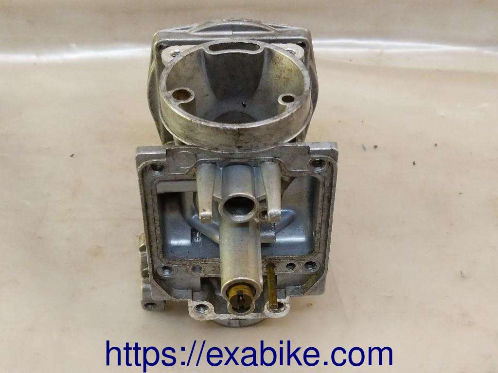 carburetor body Suzuki GSX 750 - photo 1
