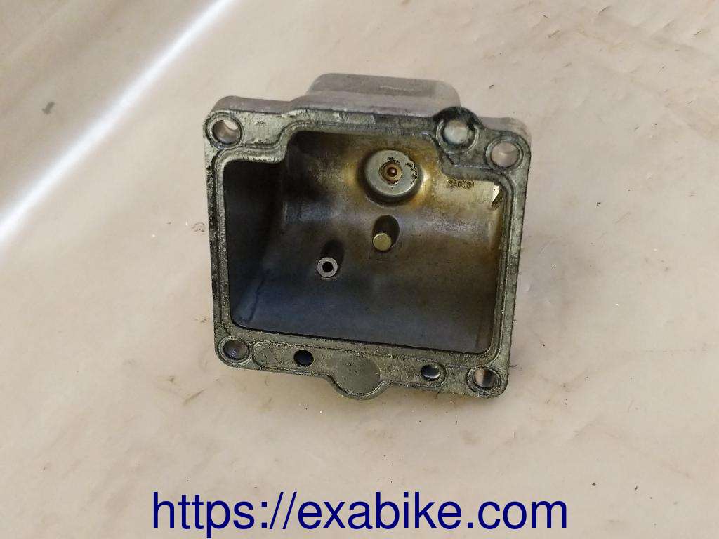 carburetor float chamber Suzuki GSX 750 - photo 3