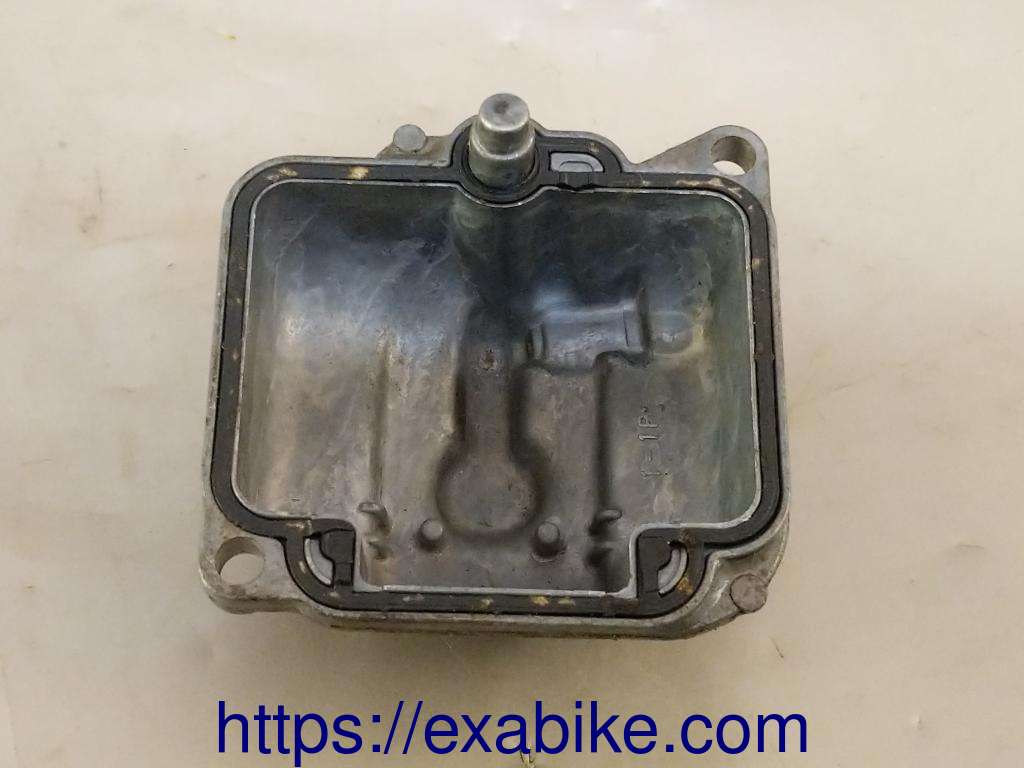 carburetor float chamber, right Suzuki GSXF 750 - photo 2