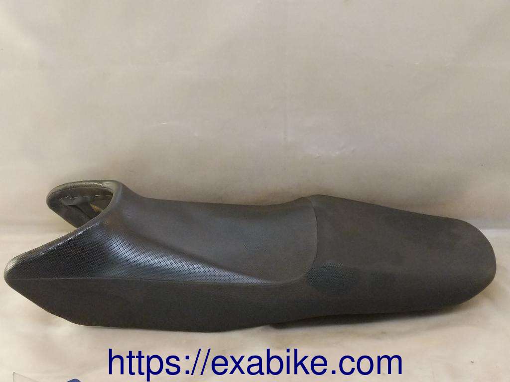 seat Suzuki GS 500 - photo 1