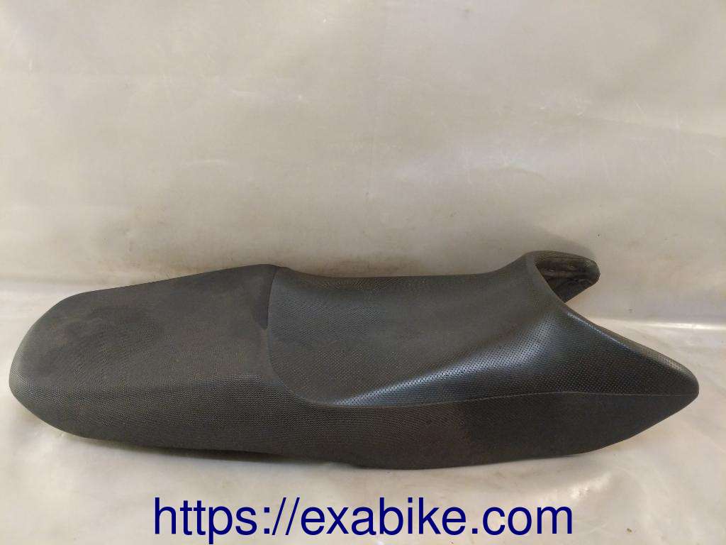 seat Suzuki GS 500 - photo 2