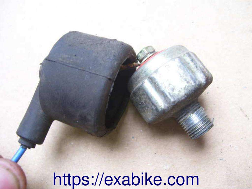 oil pressure sensor Honda CX 400 - photo 1