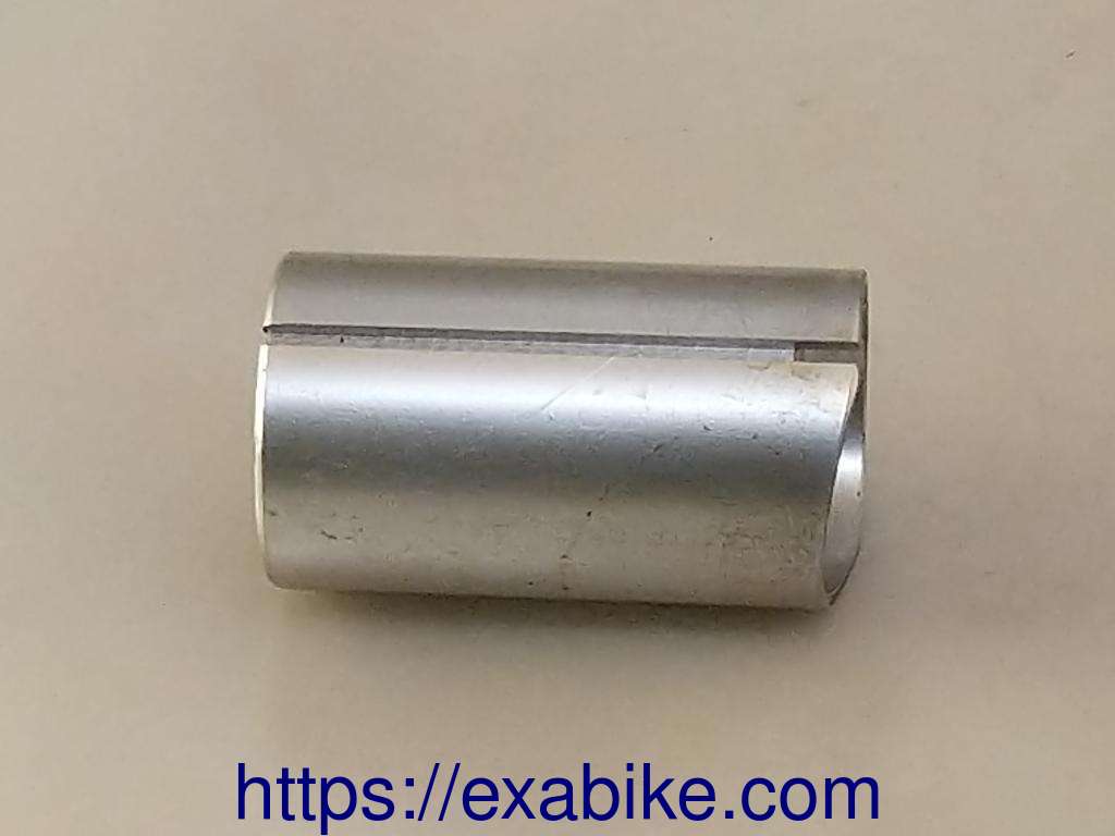 carburetor valve Suzuki GS 750 - photo 1