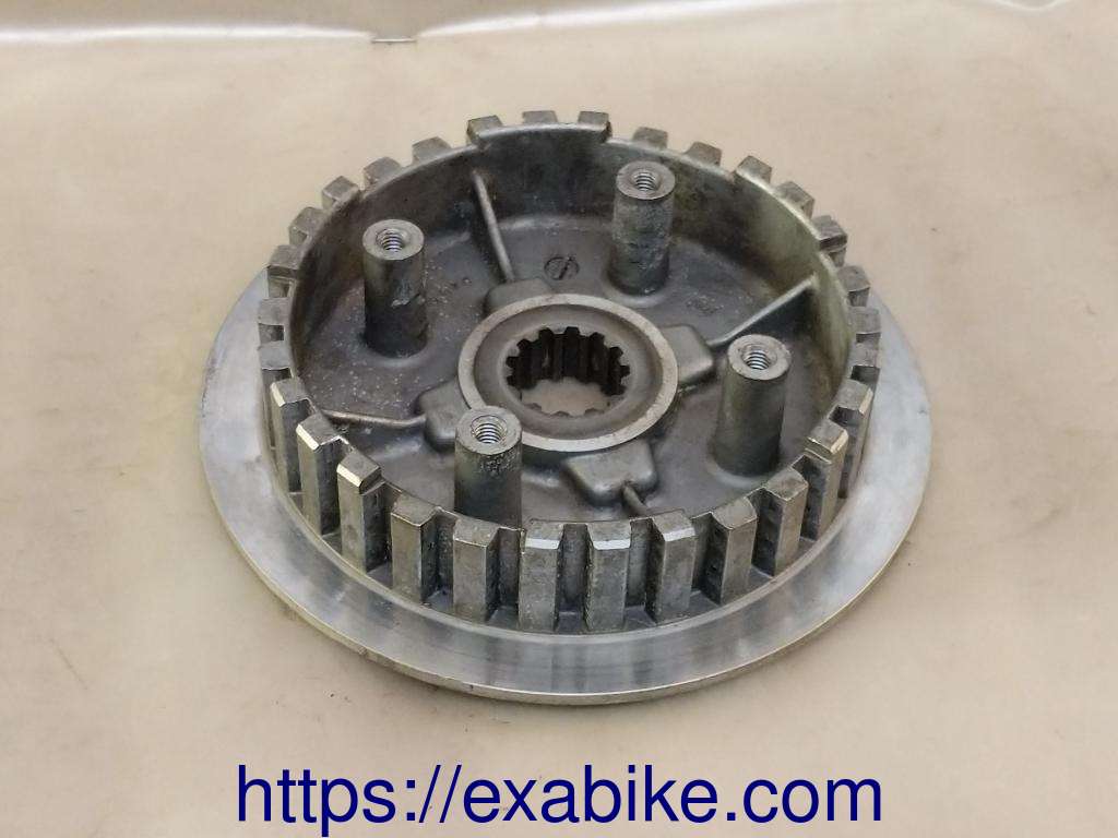 noix d'embrayage Kawasaki GPZ 250 - photo 1