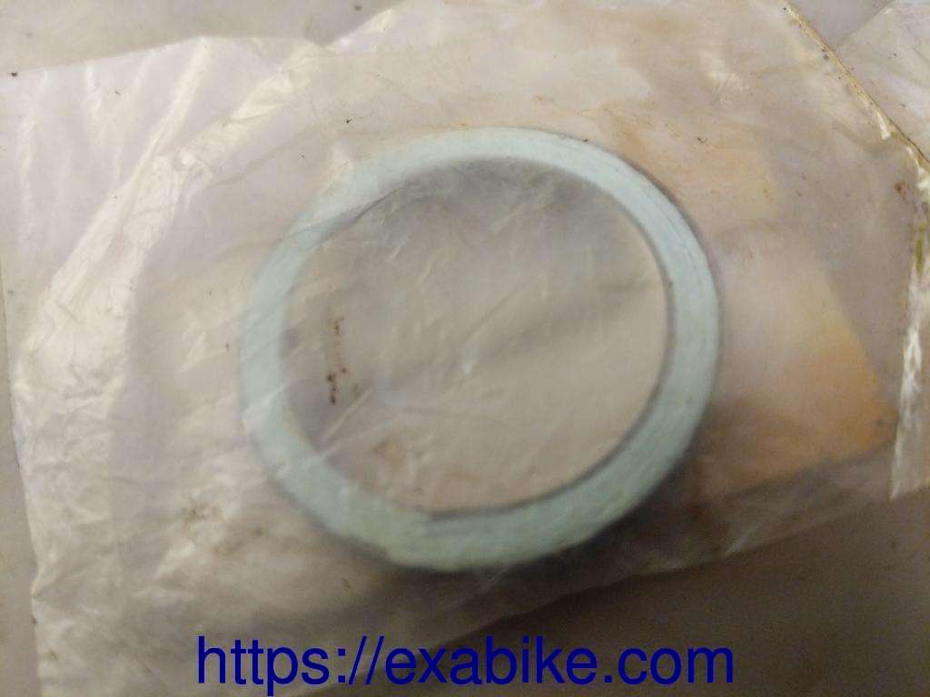 exhaust gasket Suzuki GSX 250 - photo 1