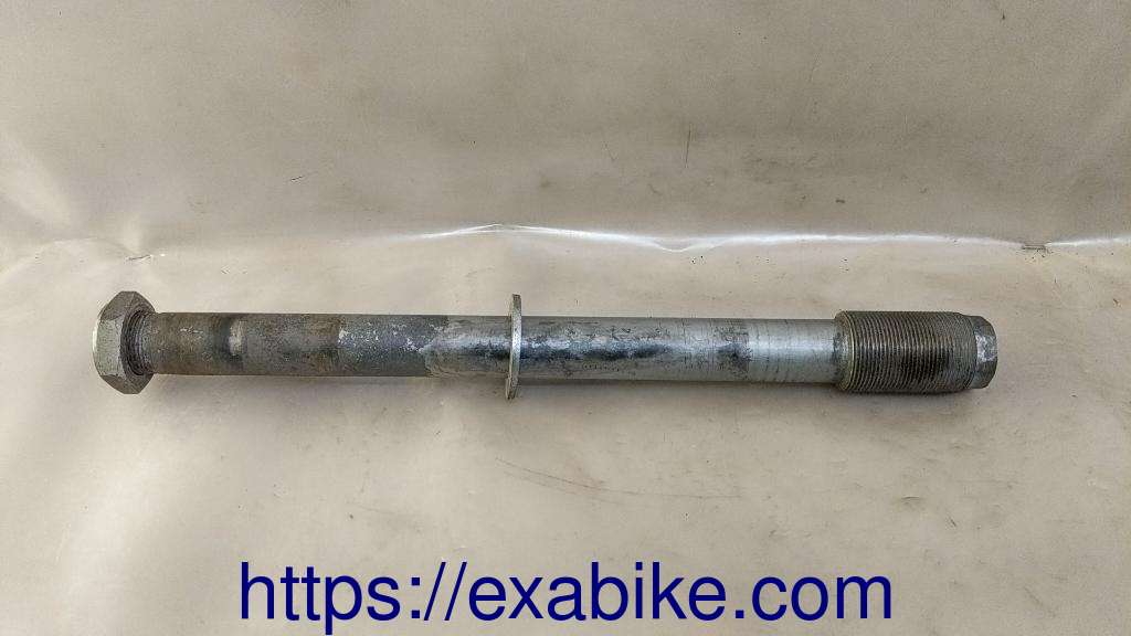 swingarm axle Suzuki GSXR 600 - photo 1