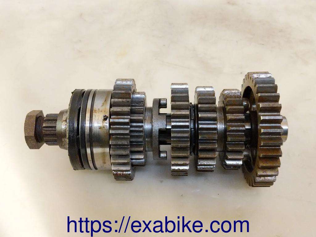 gearbox secondary shaft Suzuki GSX 400 - photo 1