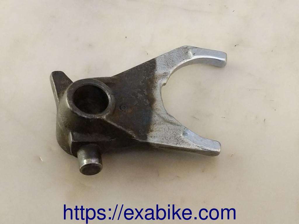 fourchette de boite Kawasaki GPZ 750 - photo 1