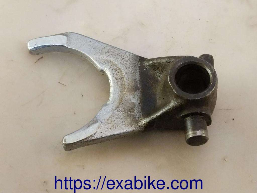gearshift fork Kawasaki GPZ 750 - photo 2
