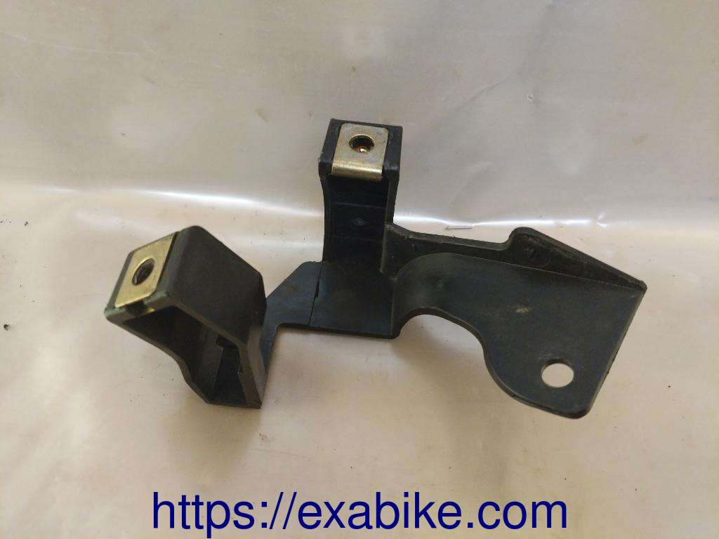 élément plastique Yamaha FZ6 - photo 1