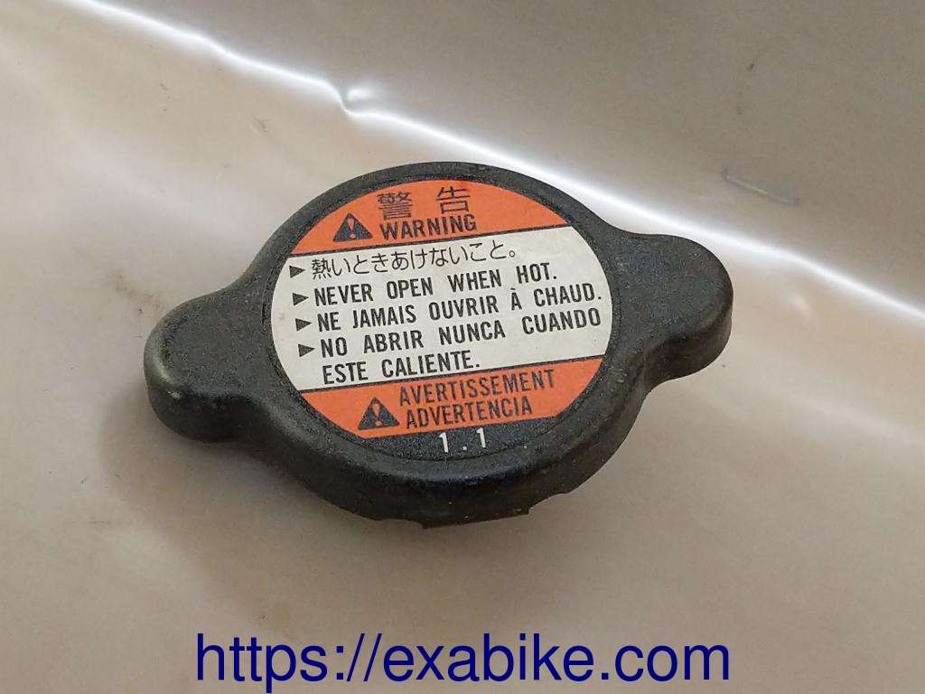radiator cap Suzuki GSR 600 - photo 1