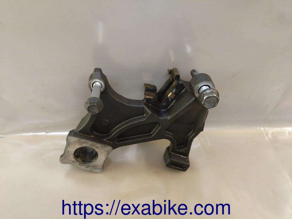 caliper bracket, rear Suzuki GSR 600 - photo 1