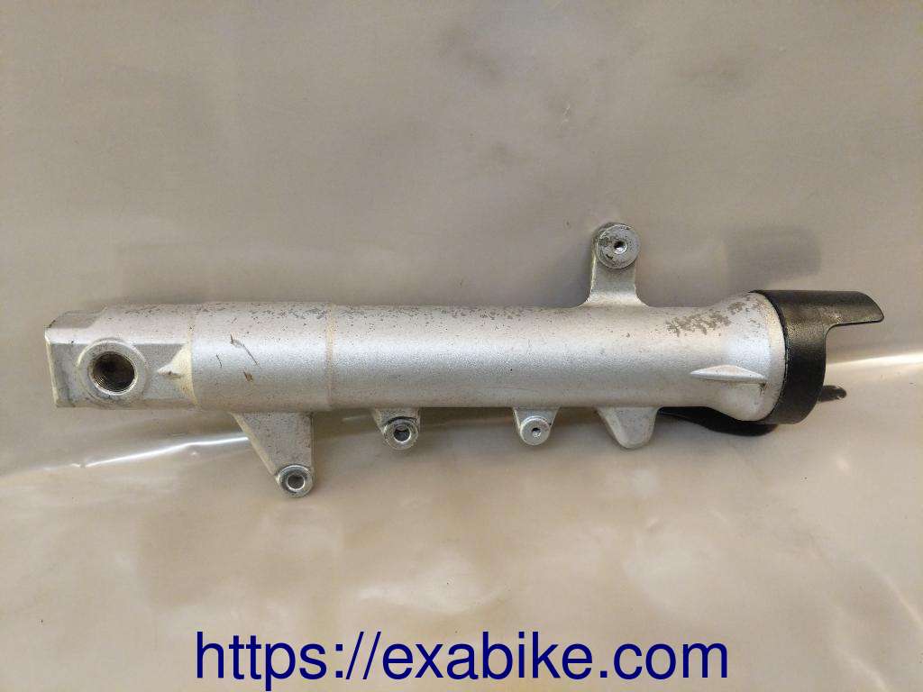 lower fork case, left Suzuki GSR 600 - photo 1