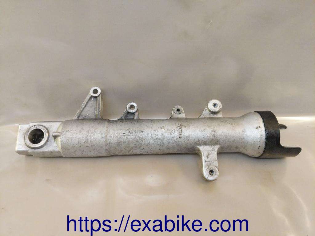 lower fork case, left Suzuki GSR 600 - photo 2