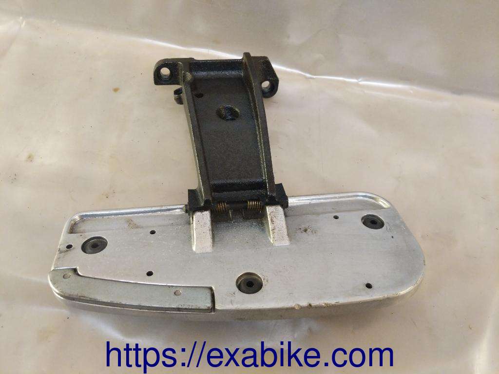 repose-pied avant gauche Yamaha XVZ 1300 Royal Star - photo 2
