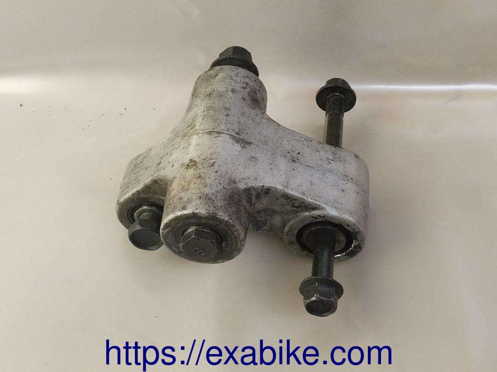 swingarm connecting Yamaha XJ 900 Diversion - photo 1