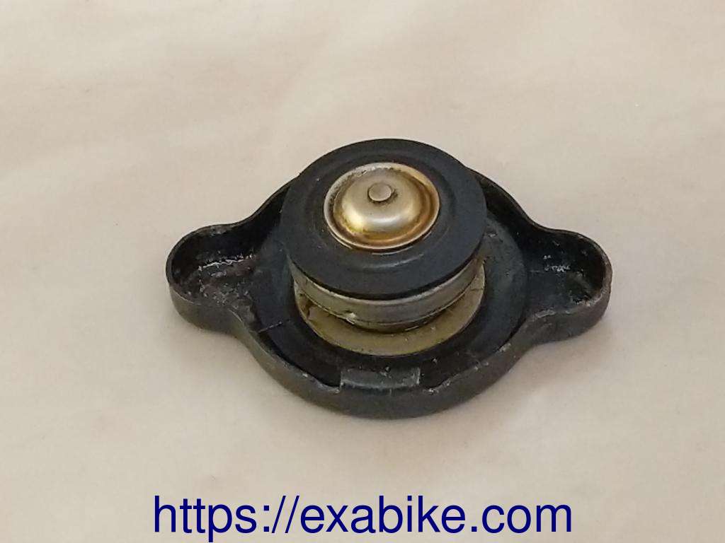 radiator cap Kawasaki GPZ 500 - photo 2