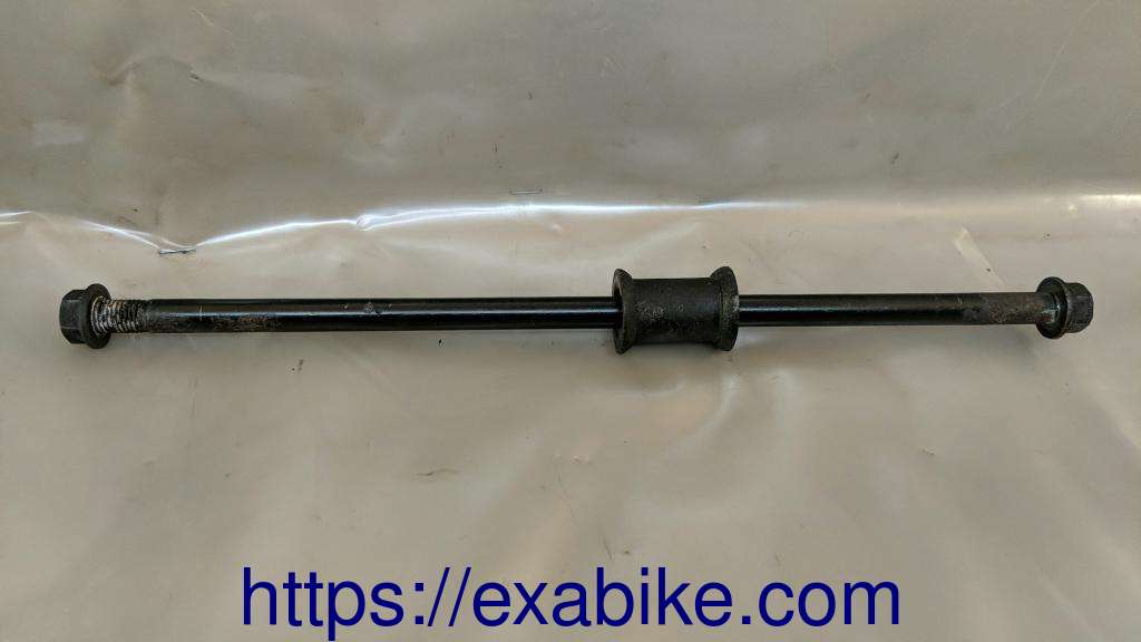 engine bolt Kawasaki GPZ 500 - photo 1